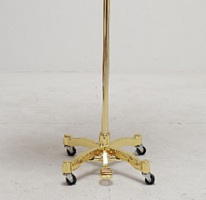 BT-7-22 Ножка металлическая на колесах для портного манекена