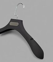 S661(SM-06/117)Вешалка пластиковая для одежды с виниловым напылением и с металл. вставкой L-390 мм