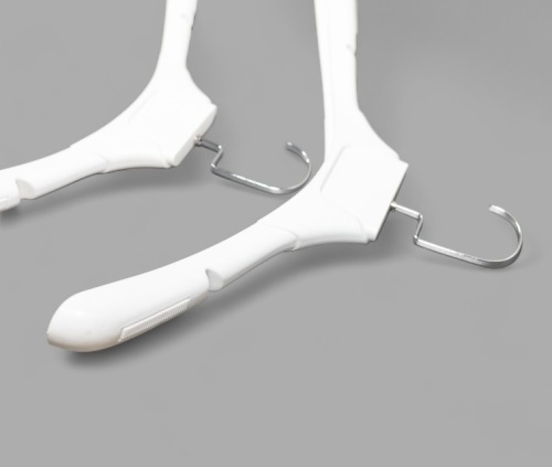 С-211(AM216) Вешалка-плечики пластиковая для одежды L-440 мм