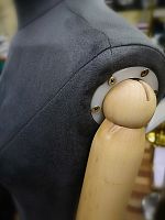 Торс портновского манекена женский с бедром, с головой, шарнирные руки TTW-7-10