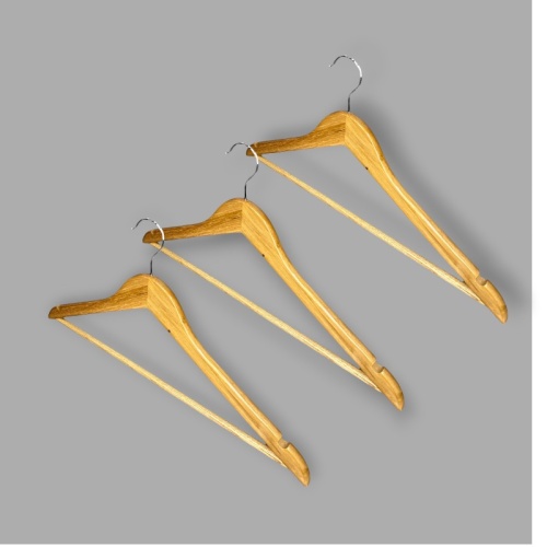 C30N Вешалка-плечики для одежды деревянная с перекладиной 