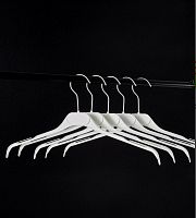 ВК-41 Вешалка-плечики для одежды пластиковая с металлическим крючком