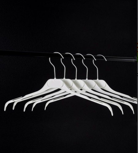 ВК-41 Вешалка-плечики для одежды пластиковая с металлическим крючком