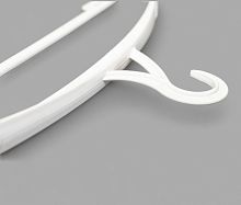 В-109-М(44-46)W Вешалка-плечики (СРЕДНЯЯ) для верхней одежды L-420 мм